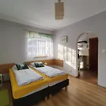 Jaskolka منزل للإقامة *